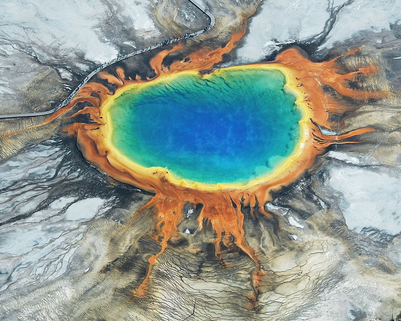 Aerial_image_of_Grand_Prismatic_Spring__view_from_the_west_