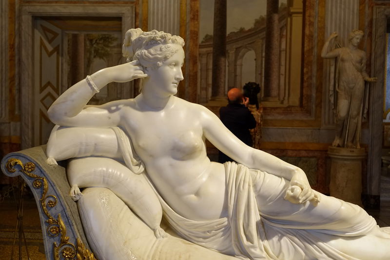 Venus_Victrix_by_Antonio_Canova__1805-1808__marble_-_Galleria_Borghese_-_Rome__Italy_-_DSC04970