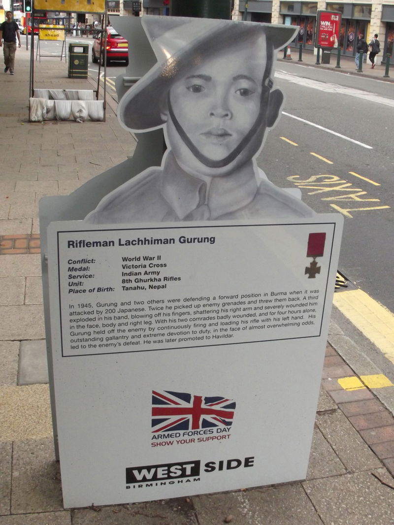 Walk_of_Heroes_-_Broad_Street__Birmingham_-_Rifleman_Lachhiman_Gurung__19272334005_