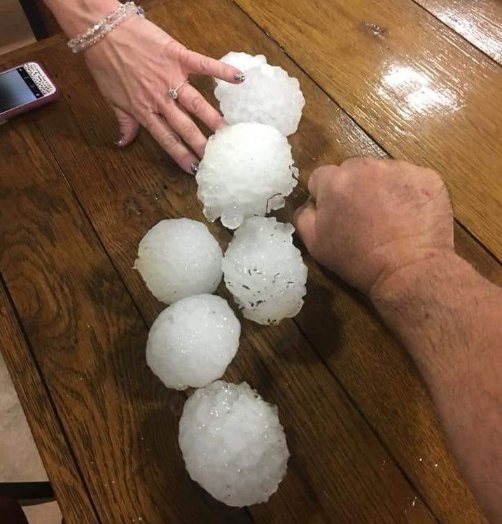 Giant_Ice_Balls