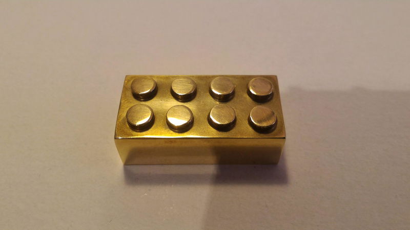 Solid_gold_lego_brick