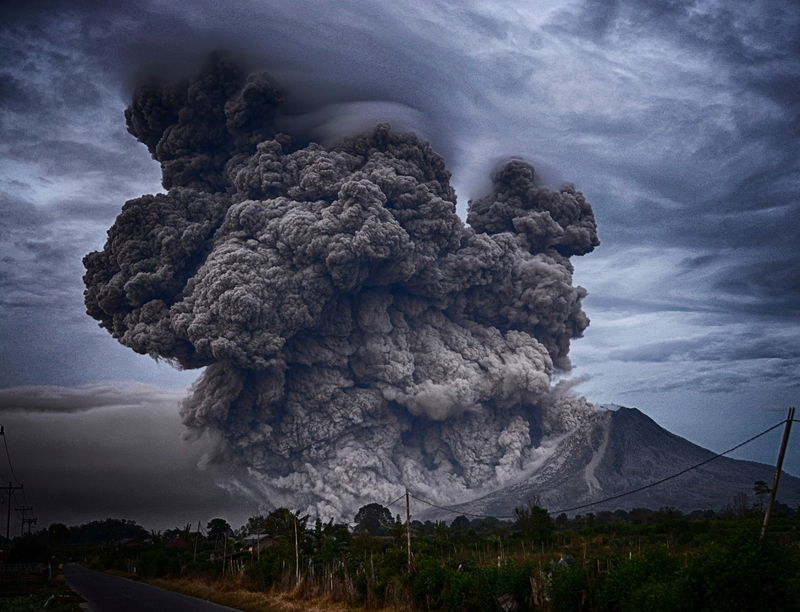 5._Yellowstone_Volcano_Eruption_