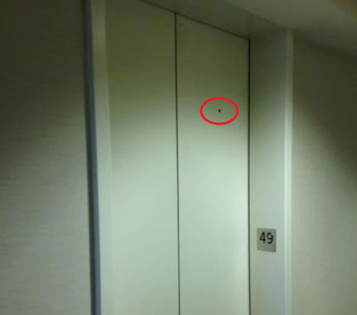 2._Elevator_Door_Holes