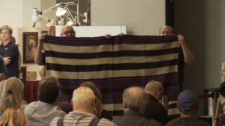 Loren_Krytzer_blanket_auction