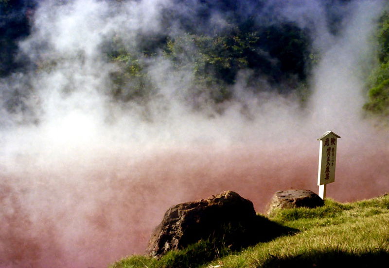 5._Chinoike-Jigoku_BeppuHills___Japan__1