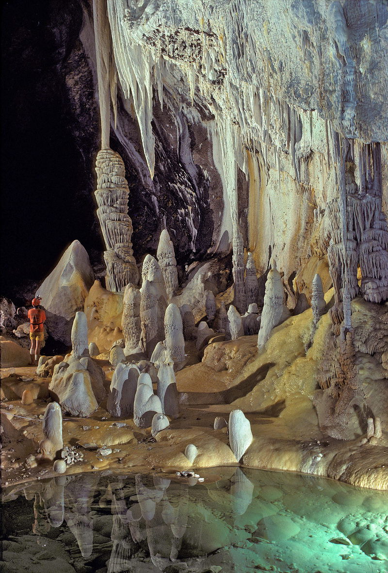 Lechuguilla_Cave