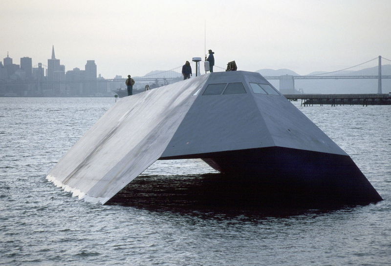 2560px-US_Navy_Sea_Shadow_stealth_craft