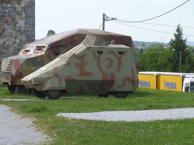 1280px-Karlovac_-_War_museum_29