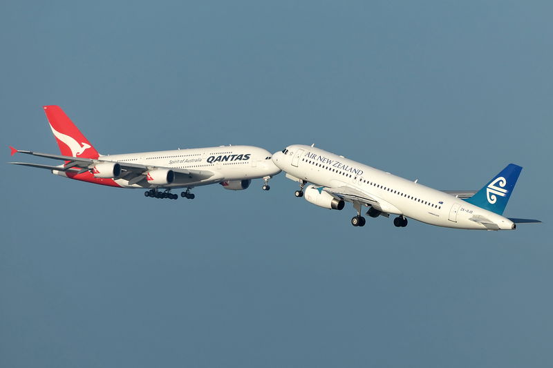 QF_A380_and_NZ_A320_SODPROPS_Sydney_Airport