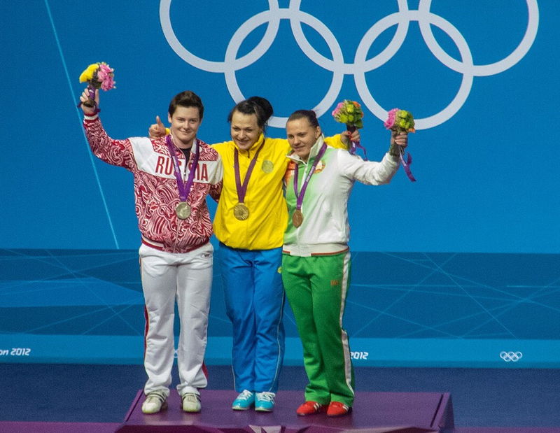 2012_OlympicWomenWeightlifters