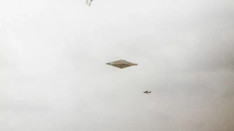 0_Revealed-after-32-years-The-most-spectacular-UFO-photo-ever-captured-or-the-first-glimpse-of-Am