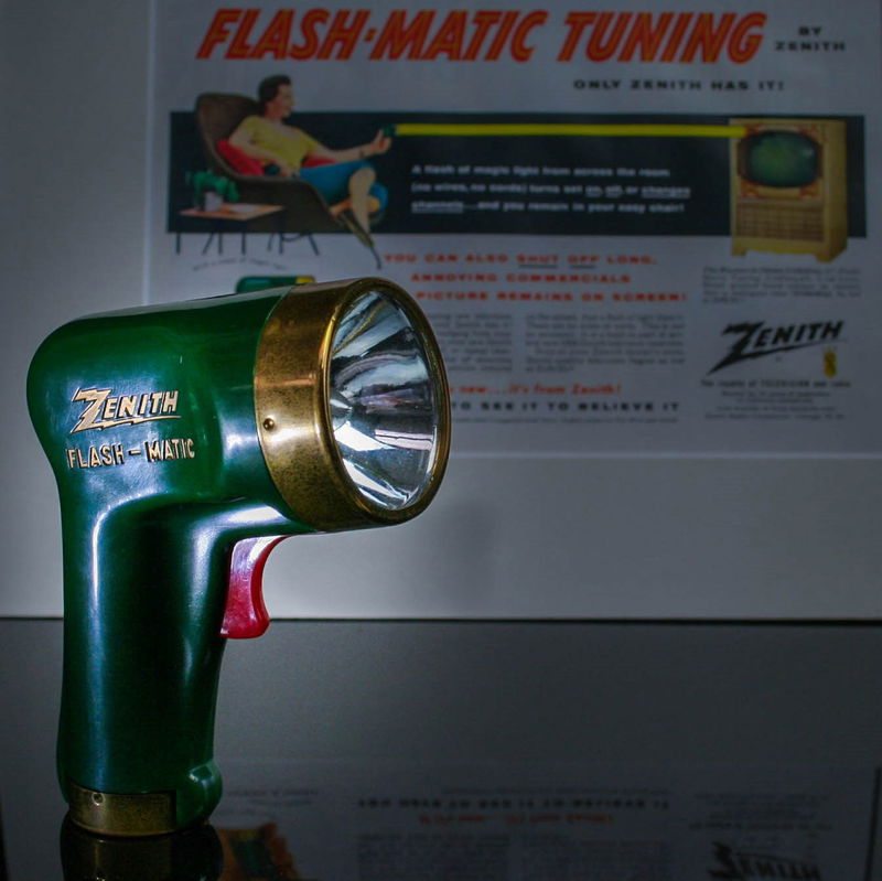 1955_Zenith_Flash-Matic