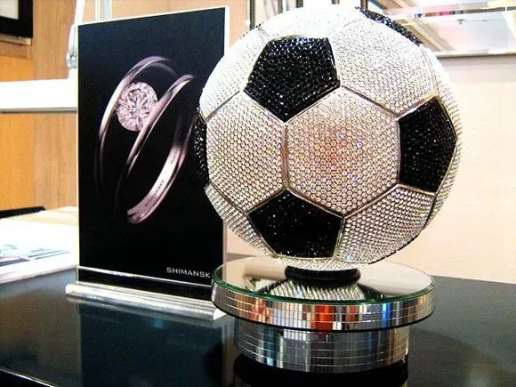 2.5-million-Diamond-soccer-ball-by-Shimansky