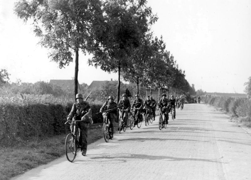 Bicycle brigade WW1