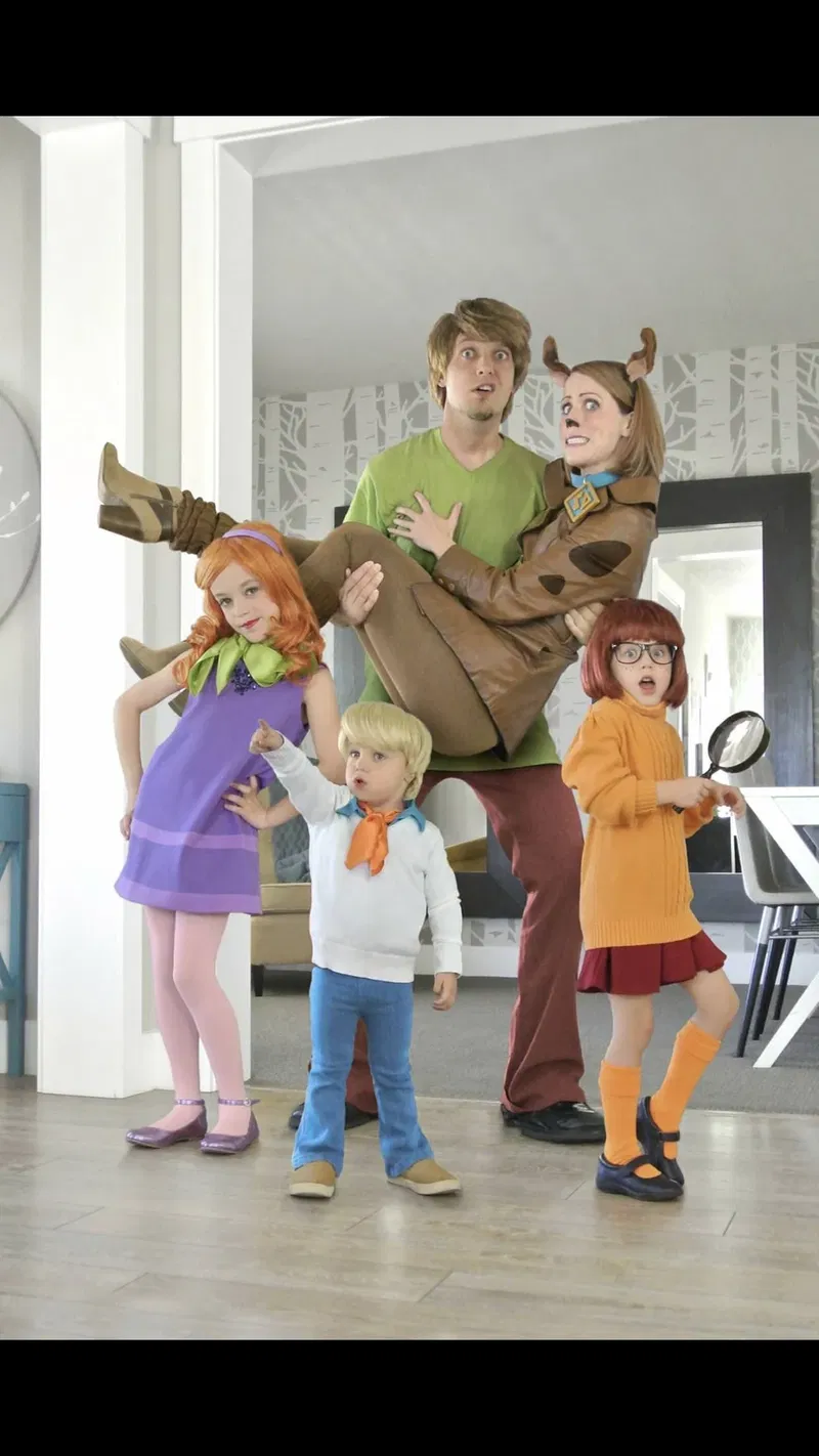 Scooby-Doo family halloween costume