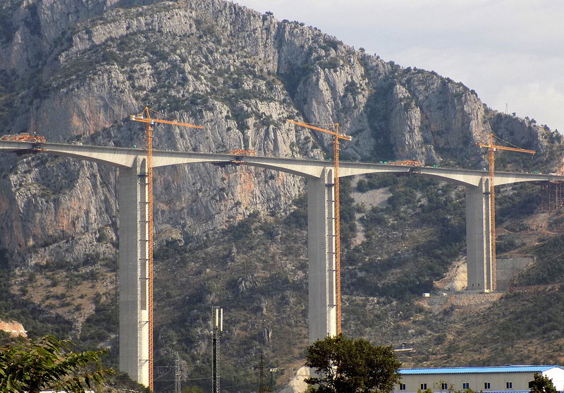 Building of Moracica bridge (Montenegro)