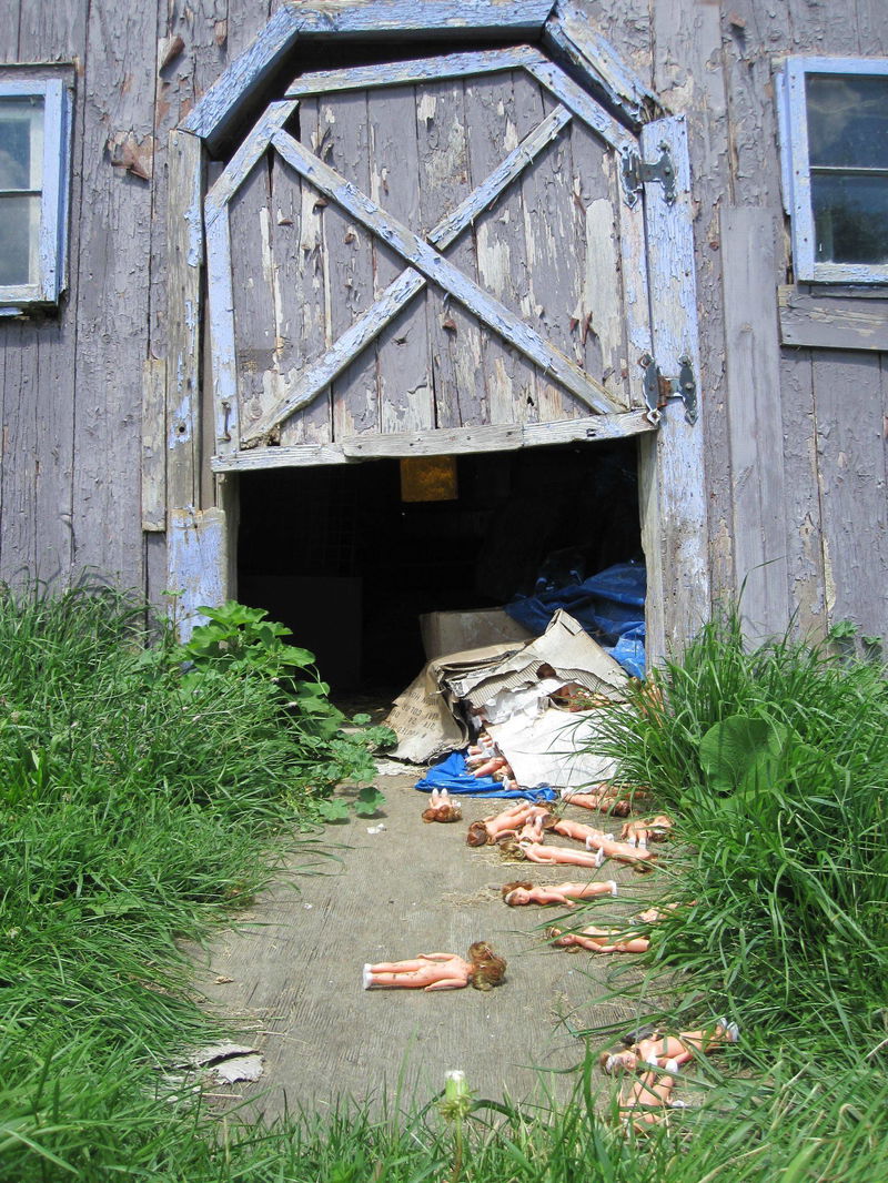 barn full of dolls