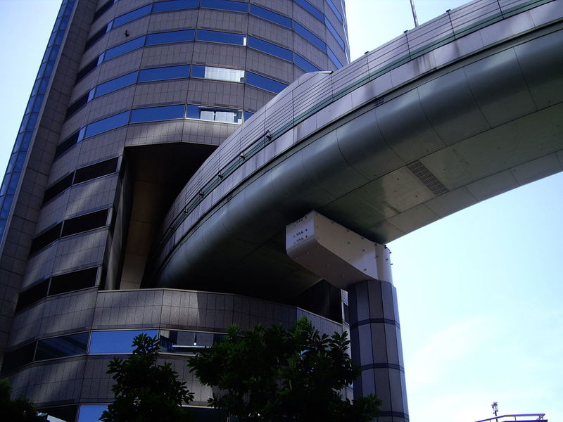 Gate_tower_building_Osaka