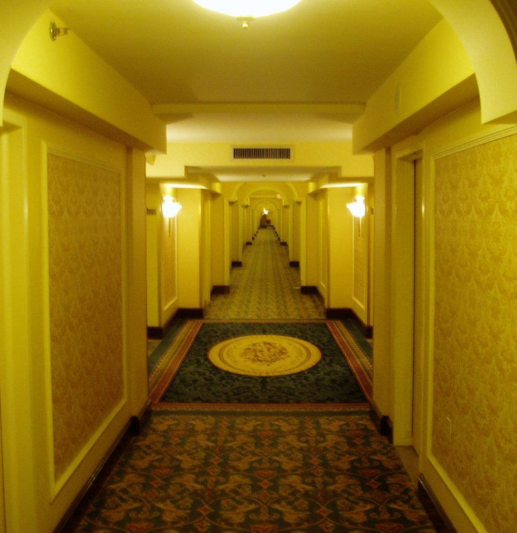 liminal-space-Royal_York_Hallway