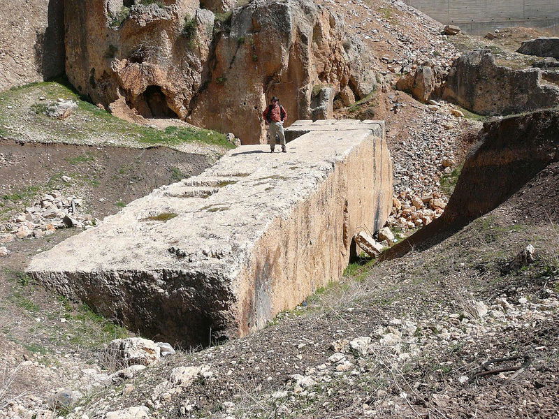 Baalbek-_largest_stone