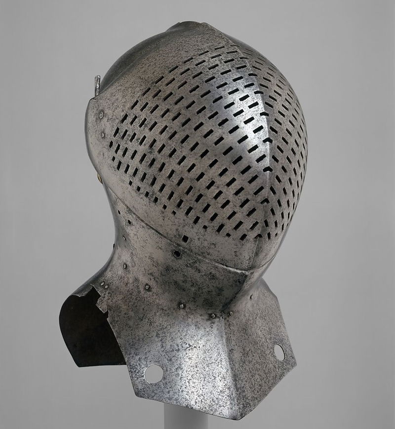 Foot_Combat_Helm_of_Sir_Giles_Capel