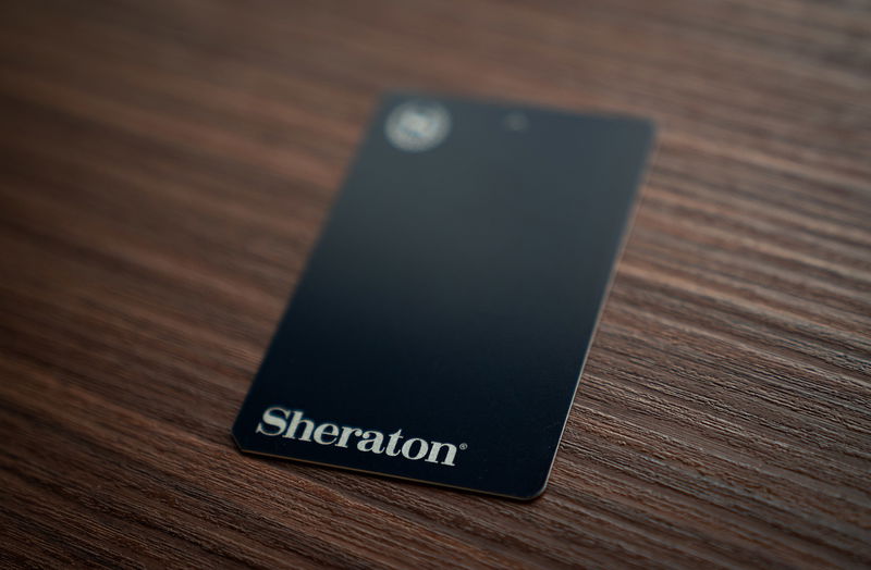 2560px-Hotel_Room_Magnetic_Stripe_Key_Card_-_Sheraton_29