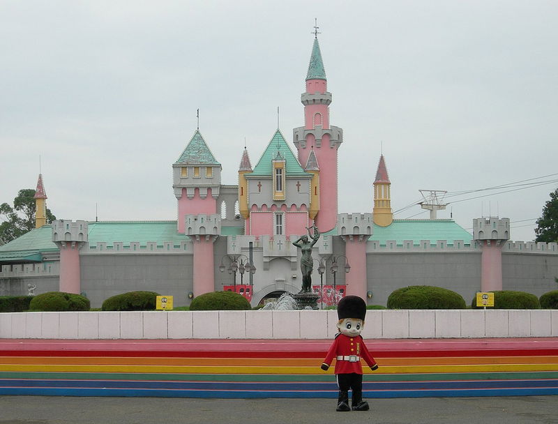 1280px-Nara_dreamland_castle