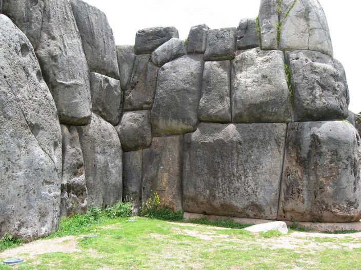 Sacsayhuamans tightly packed rocks